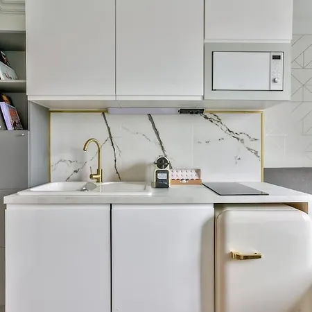Studio Sur Les Toits Parisiens * Parigi